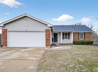 4 Walnut Creek Ct, Saint Charles, MO 63304