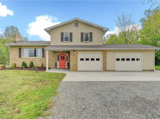 7041 Duck Creek Rd, Berlin Center, OH 44401