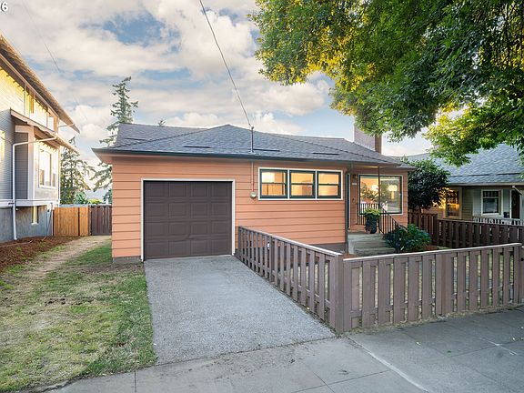 2nd image of 5027 SE 41st Ave