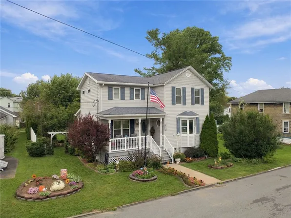 305 E 3rd St, Derry, PA 15627