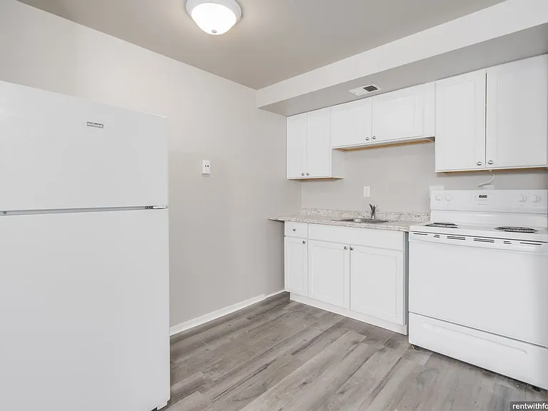 1031 Hunt Ave — Photo 1