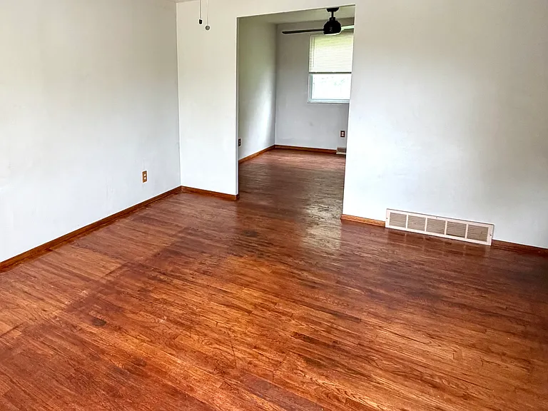 6583 Sentry Ave — Photo 4