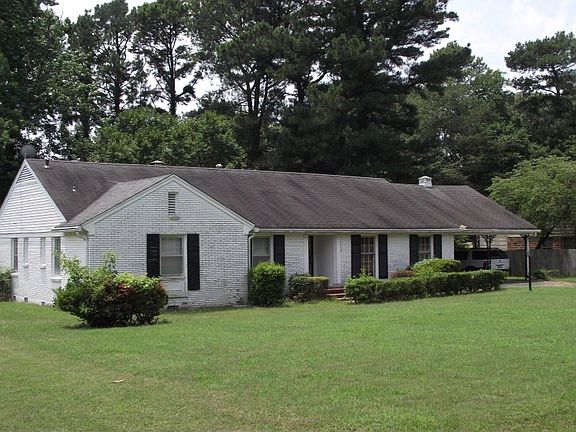 3rd image of 1577 Oakwood Dr