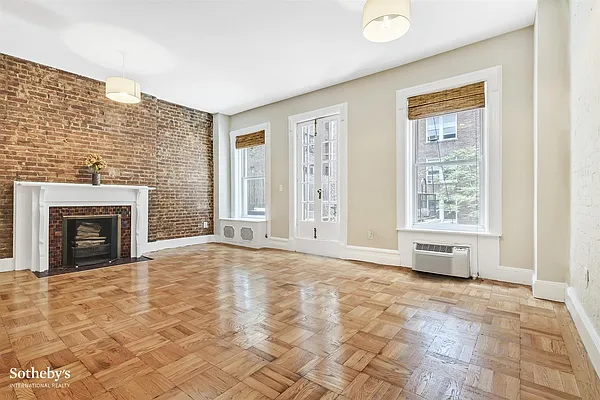 Rented by Sotheby's International Realty | media 35