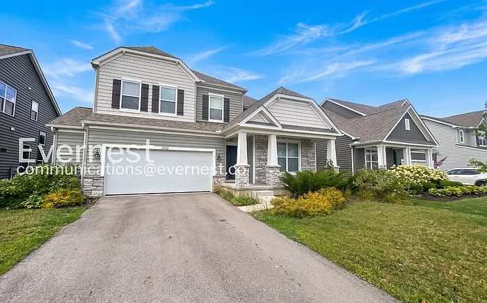 3 bed, 3.0 bath, 1940 sqft, $2,895 — Photo 1