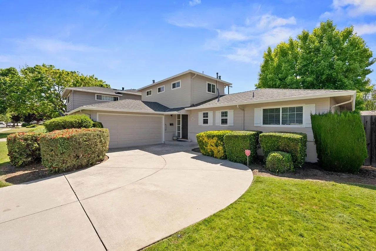 4 bed, 1655 sqft, $4,990 — Photo 3