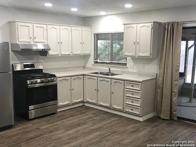 12615 Mount Defiance St — Photo 2