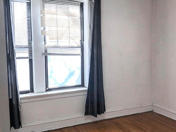 5th image of 1950 W Wilson Ave #1L