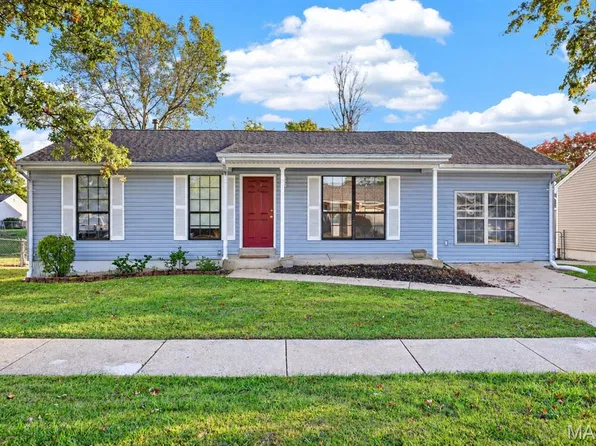 1350 Half Moon Dr, O'Fallon, MO 63366