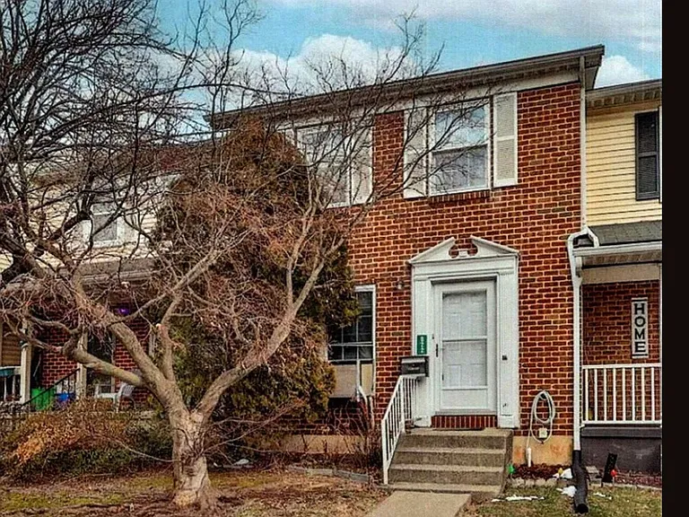 822 Elm St — Photo 1