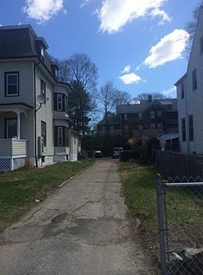 5th image of 1026 Hyde Park Ave