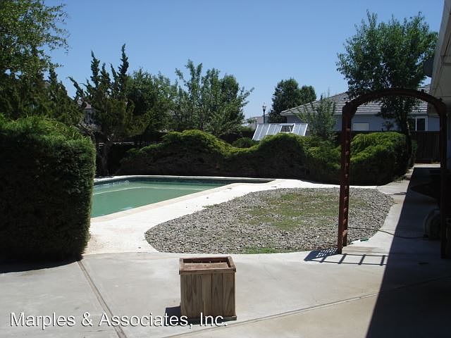 2nd image of 220 Guthrie Ln