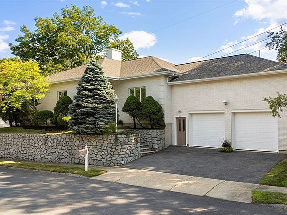 2nd image of 66 Nells Pond Rd