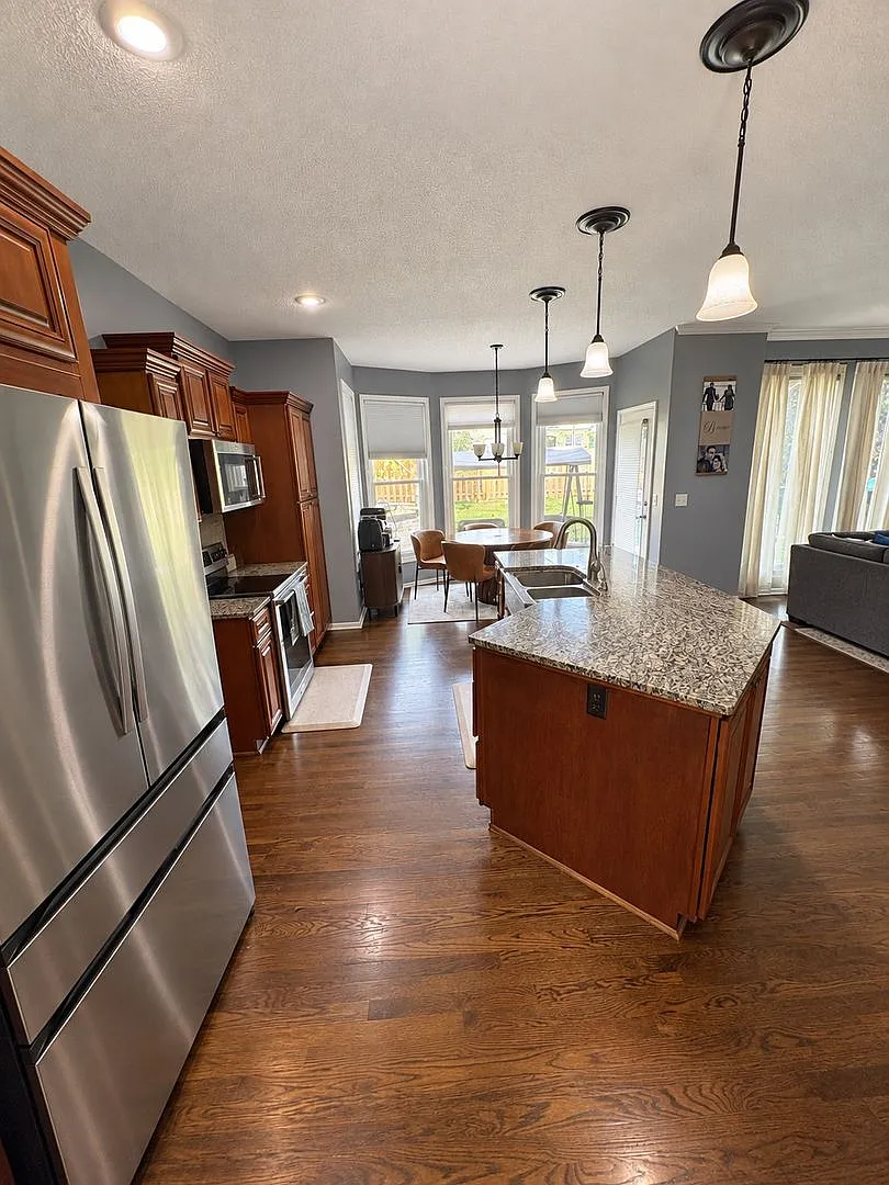 Beautiful 5 Bedroom, 3.5 Bathroom Overland Park Home with Finished Basement, Fenced Yard & Trail ... — Photo 4