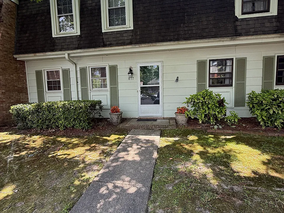 817 Seabury Ct #817