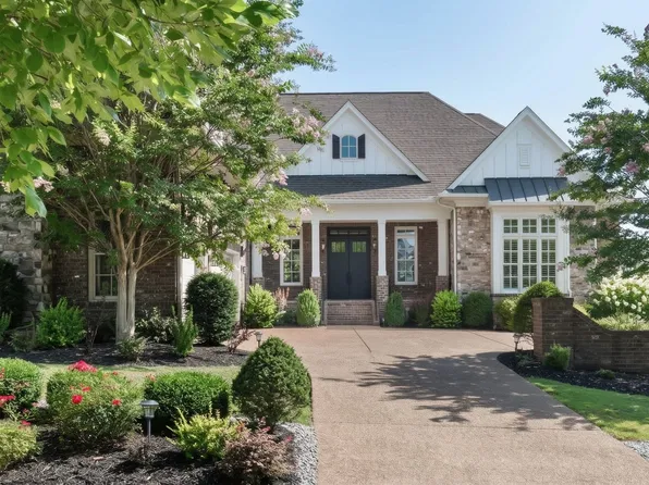 7216 Wildings Blvd, College Grove, TN 37046