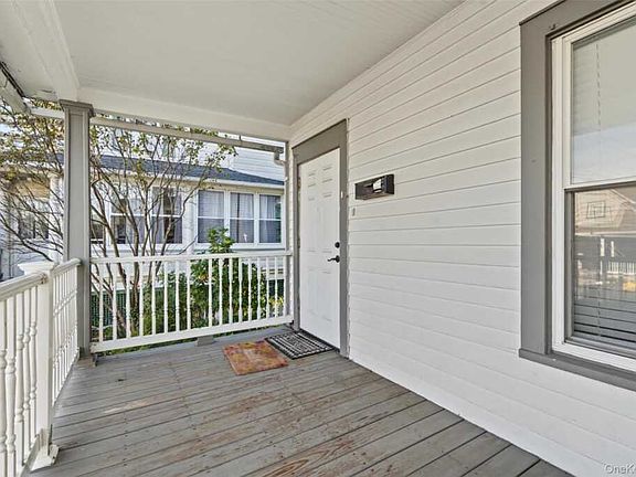 4th image of 18 Chestnut St