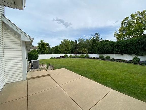 3rd image of 5441 Silverthorn Ct