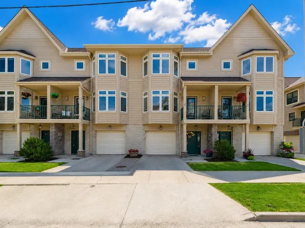 1712 N Marshall STREET, Milwaukee, WI 53202