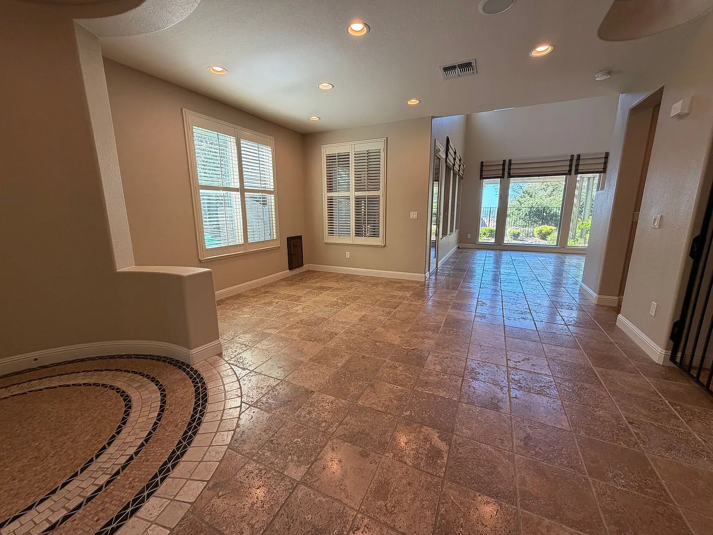 3 bedroom Serrano home with view — Photo 4