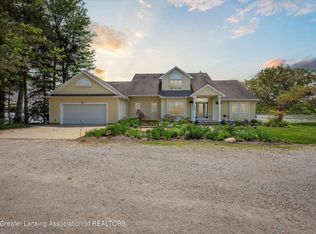 5888 Hickory Hill Dr, Laingsburg, MI 48848
