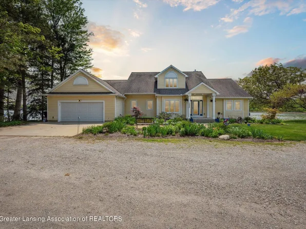 5888 Hickory Hill Dr, Laingsburg, MI 48848