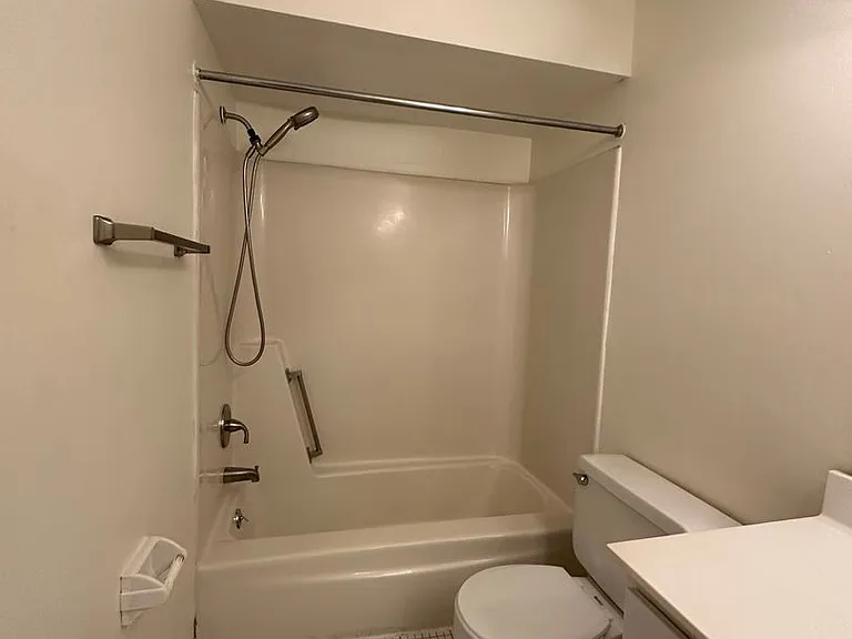 University Park Apartments near Cornell University — Photo 312