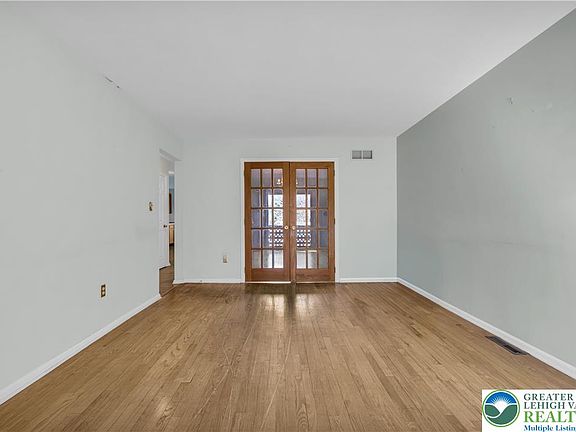 3rd image of 5514 Grace Ave