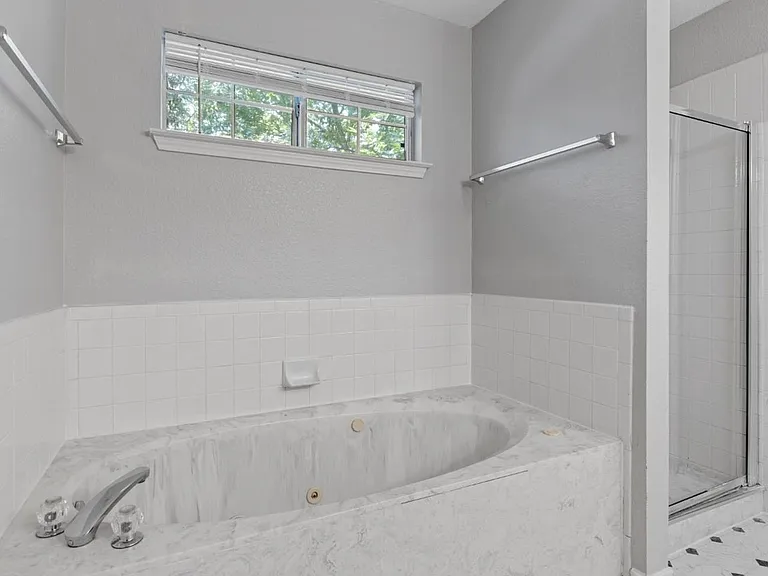 12401 Uttimer Ln — Photo 14