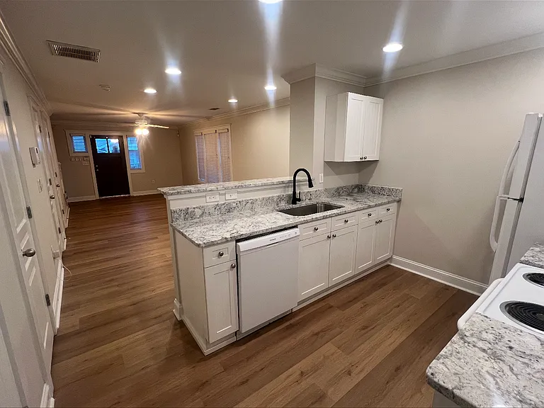 490 Barnett Shoals Rd #602 — Photo 5