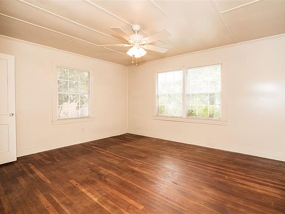 5th image of 1906 Lakeshore Dr