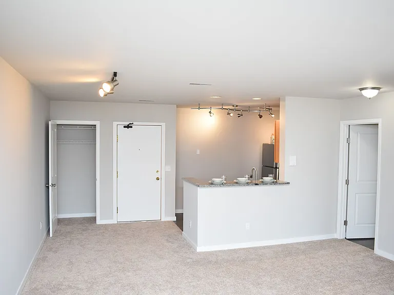 Riverwalk Apartments — Photo 14