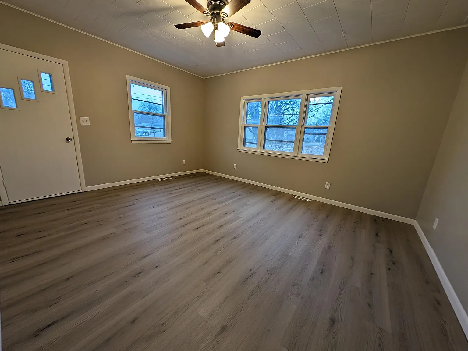 301 6th Avenue Southwest - 1 — Photo 4