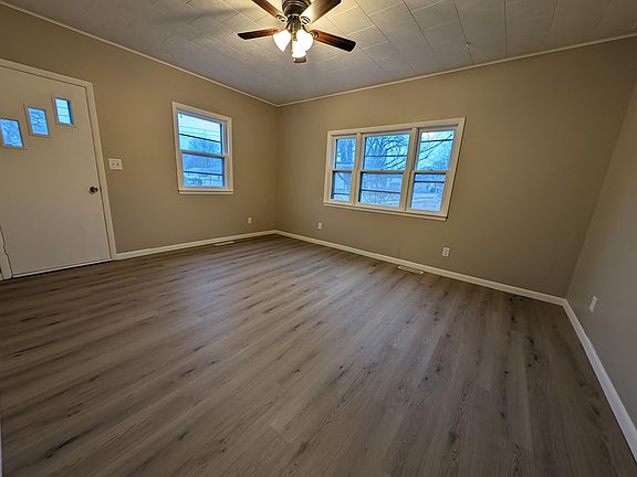 4th image of 301 6th Ave SW