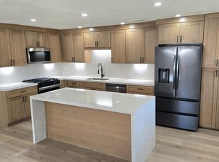 2232 E MITCHELL Drive, Phoenix, AZ 85016