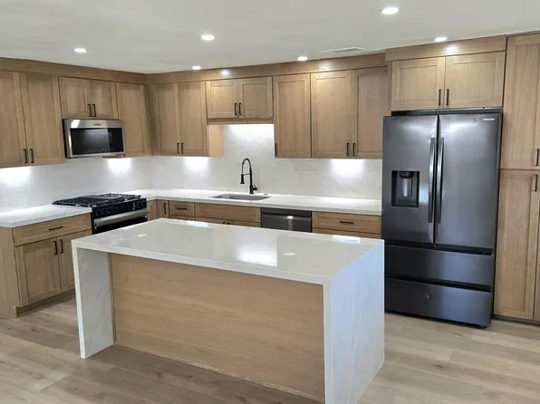 2232 E MITCHELL Drive, Phoenix, AZ 85016