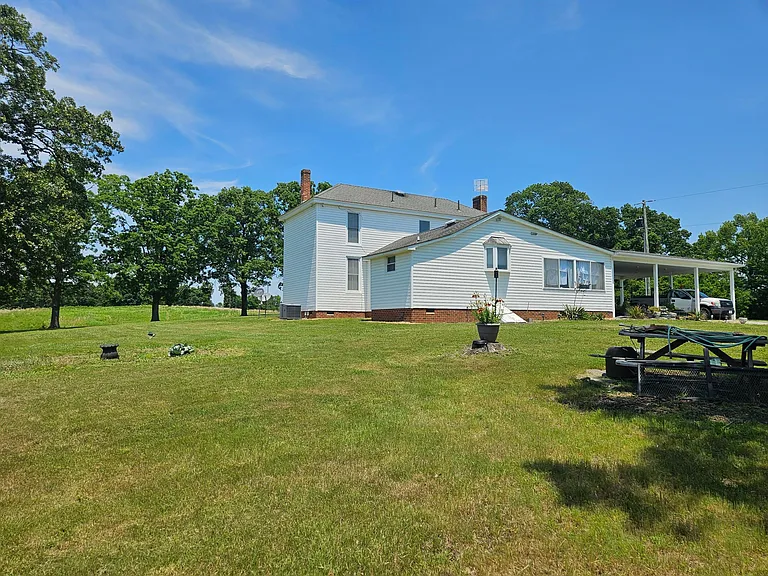 22864 Prince Edward Hwy — Photo 7