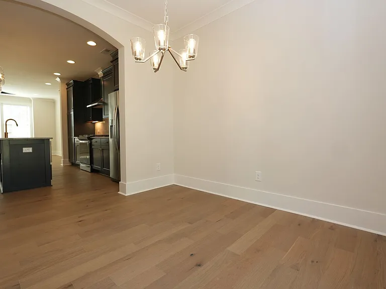 1405 Kenilworth Ave — Photo 13