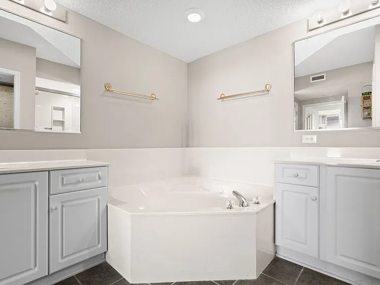 4801 Harbour Pointe Dr #1005 — Photo 13