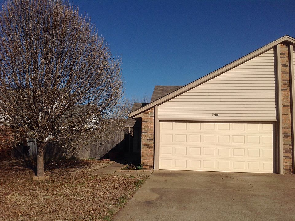 1st image of 1908 Kirby Dr