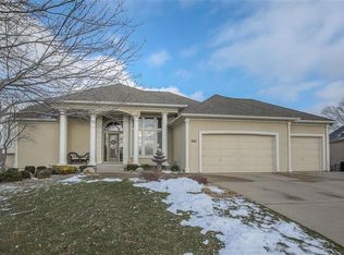 5009 SW Raintree Cir, Lees Summit, MO 64082