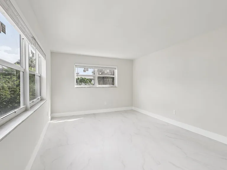 The Oaks Apartments — Photo 50