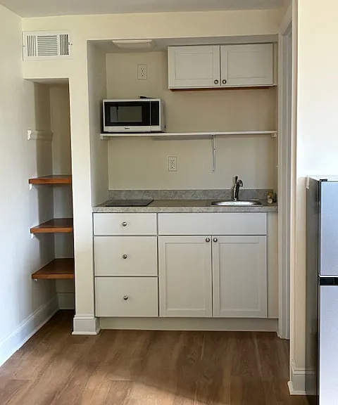 121 Saint Margaret Dr #1 — Photo 3