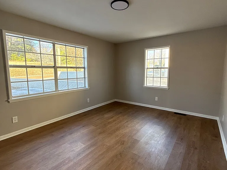 254 Lake Dr #1 — Photo 3