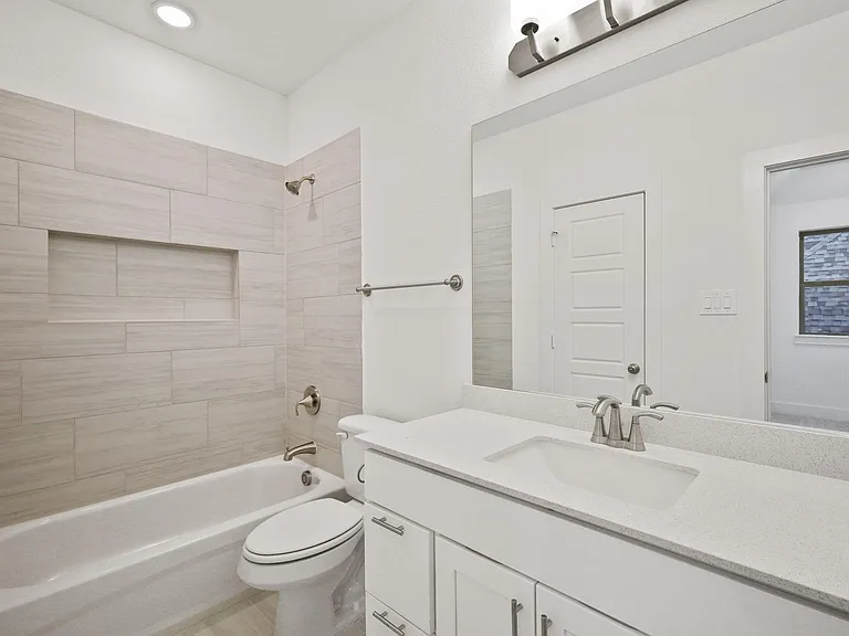 8218 Vitex Ave — Photo 37