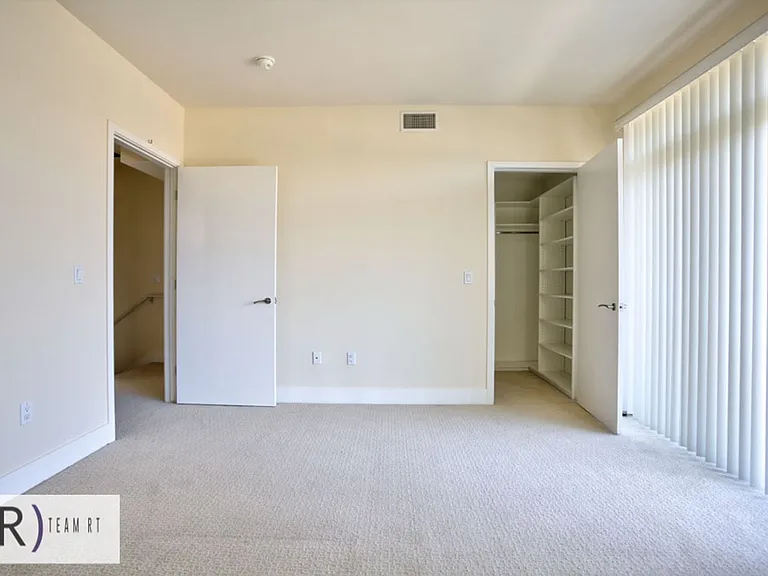 1737 Colby Ave #201 — Photo 30