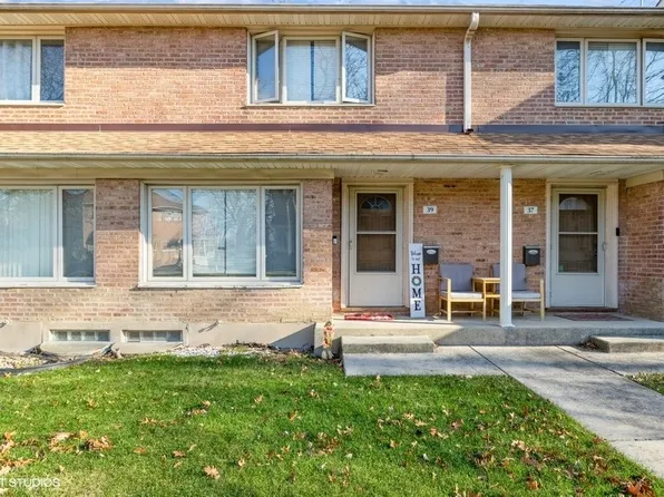 39 Ash St, Park Forest, IL 60466