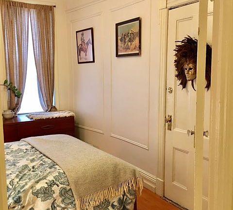 4th image of 304 Nassau Ave APT 1R