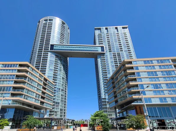 21 Iceboat Ter, Toronto, ON