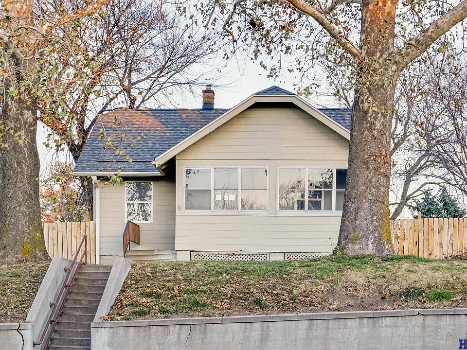 1st image of 2511 S 42nd St